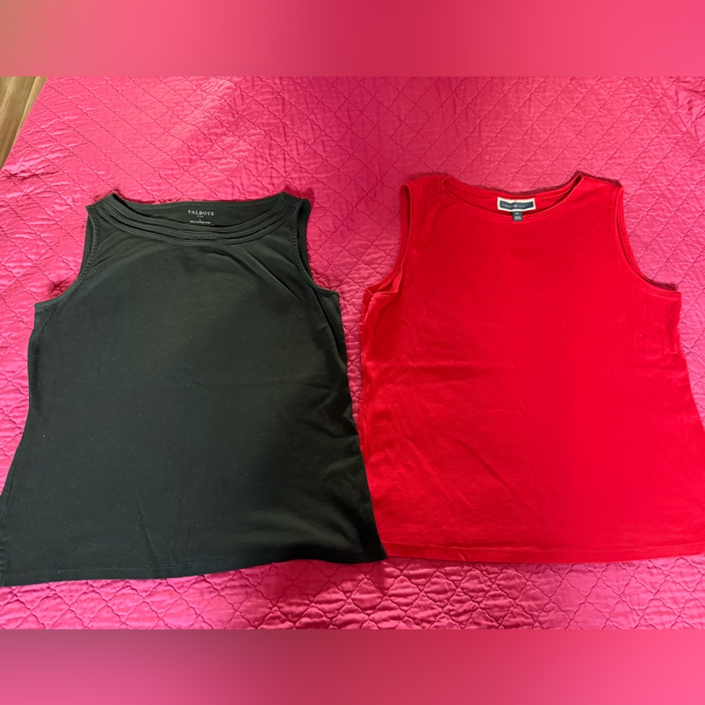 Bundle of 2 Sleeveless Tops